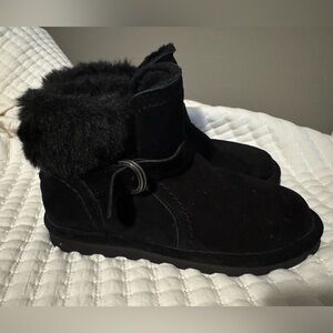 NWOT Women's size 7.5 Black Fur-Lined Bearpaws